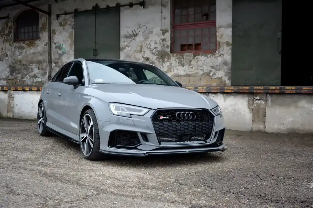 Front Ansatz V.2 passend für Audi RS3 8V FL Limousine Schnäppchen
