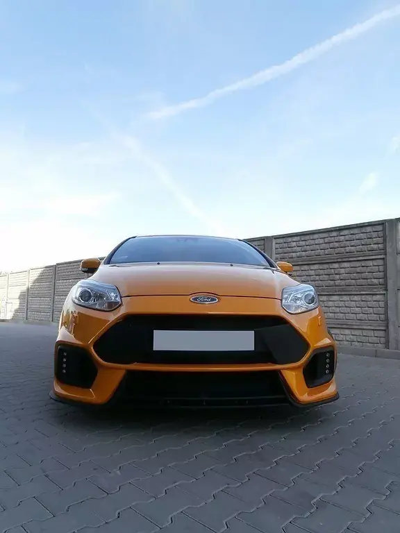 Frontstoßstange passend für Ford Focus MK3 vor Facelift (Focus RS 2015 Look) mit LED Nur Für Kurze Zeit